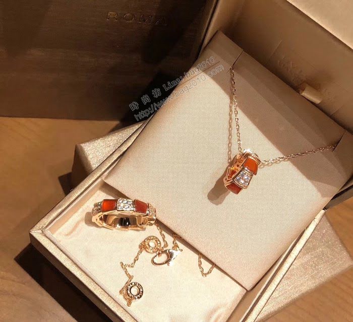 Bvlgari飾品 寶格麗蛇系列 s925純銀材質真空電鍍18k玫瑰金 紅瑪瑙項鏈  zgbq3078